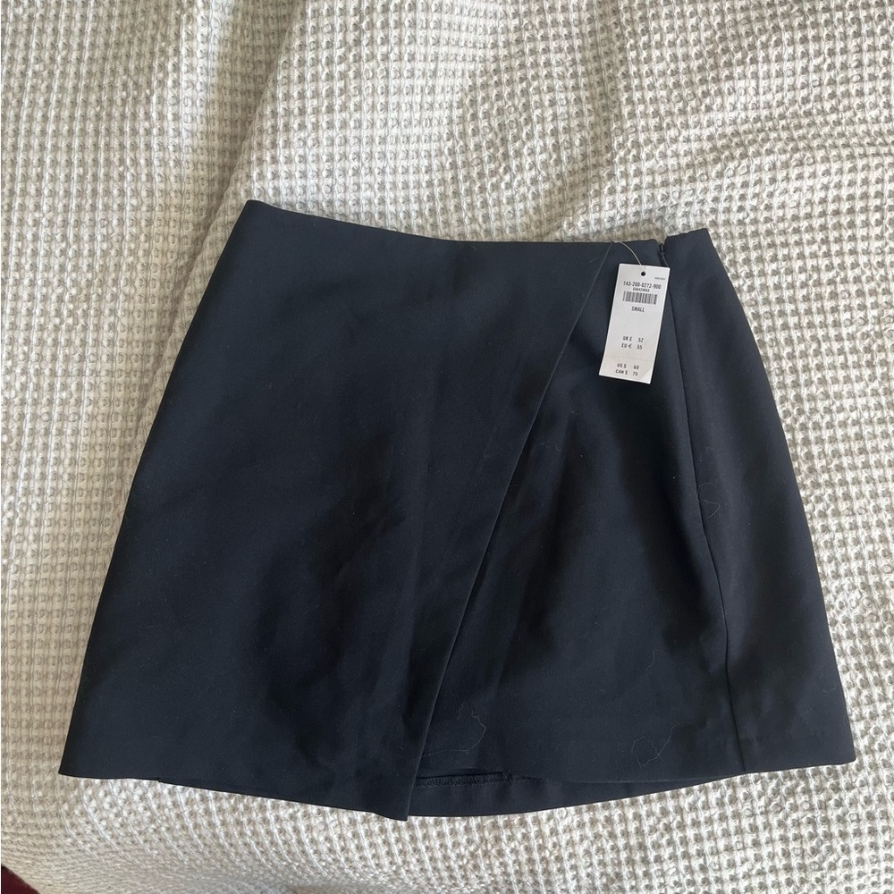 Abercrombie & Fitch Black Asymmetrical Mini Skirt